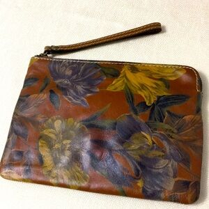 🌟HOST PICK🌟 Patricia Nash Cassini Leather Floral Wristlet Enlightened Garden